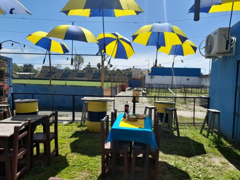 f8fa70d4-883a-4d41-ade4-56fd1db9462b